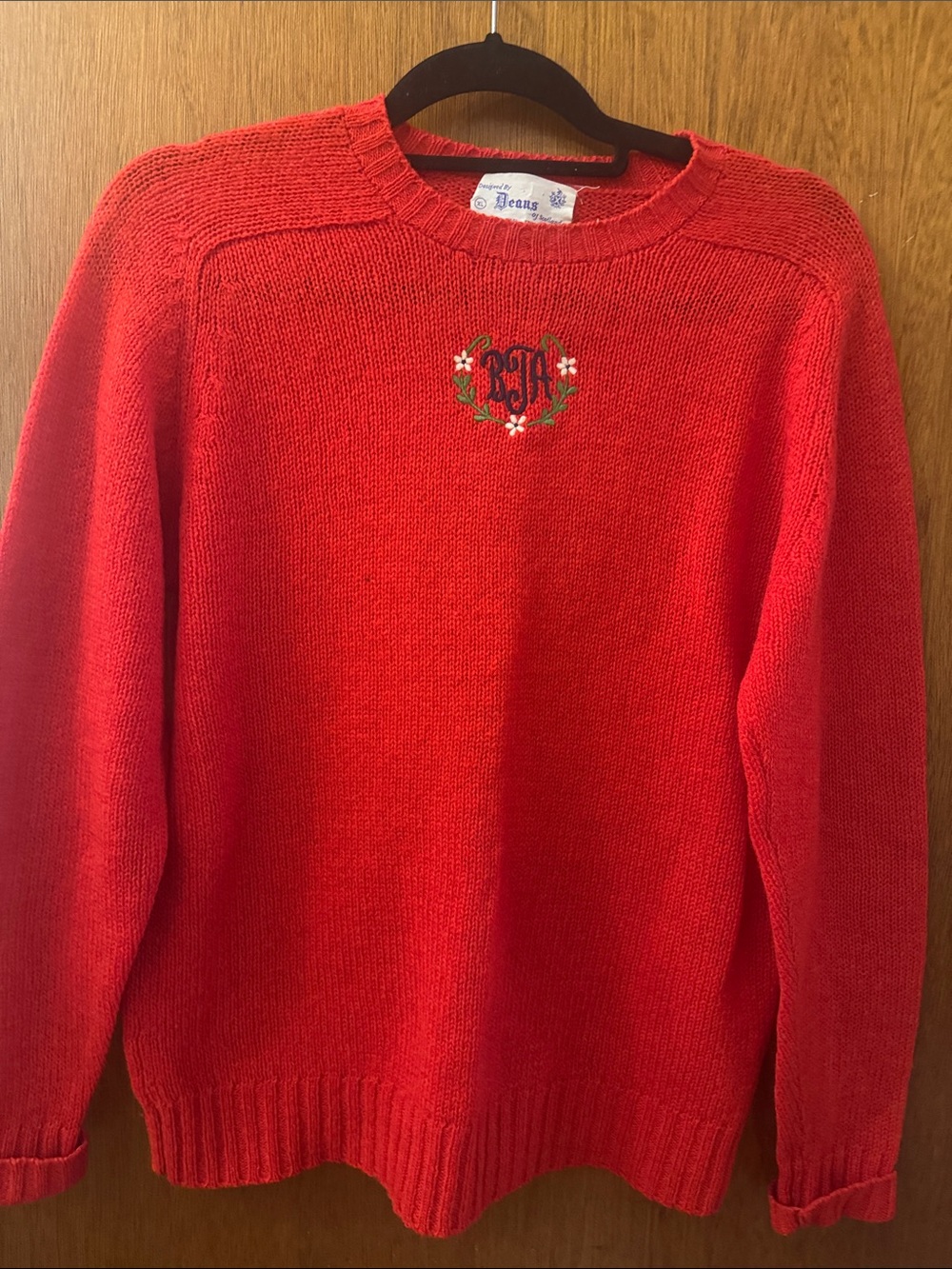 Vintage Women’s Red Crewneck Sweater with Floral Heart Embroidery